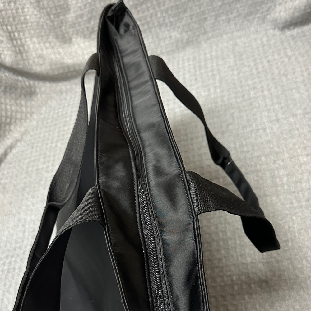 Victoria’s Secret 2025 Black Crystal-Accent Tote Bag - Picture 14 of 14